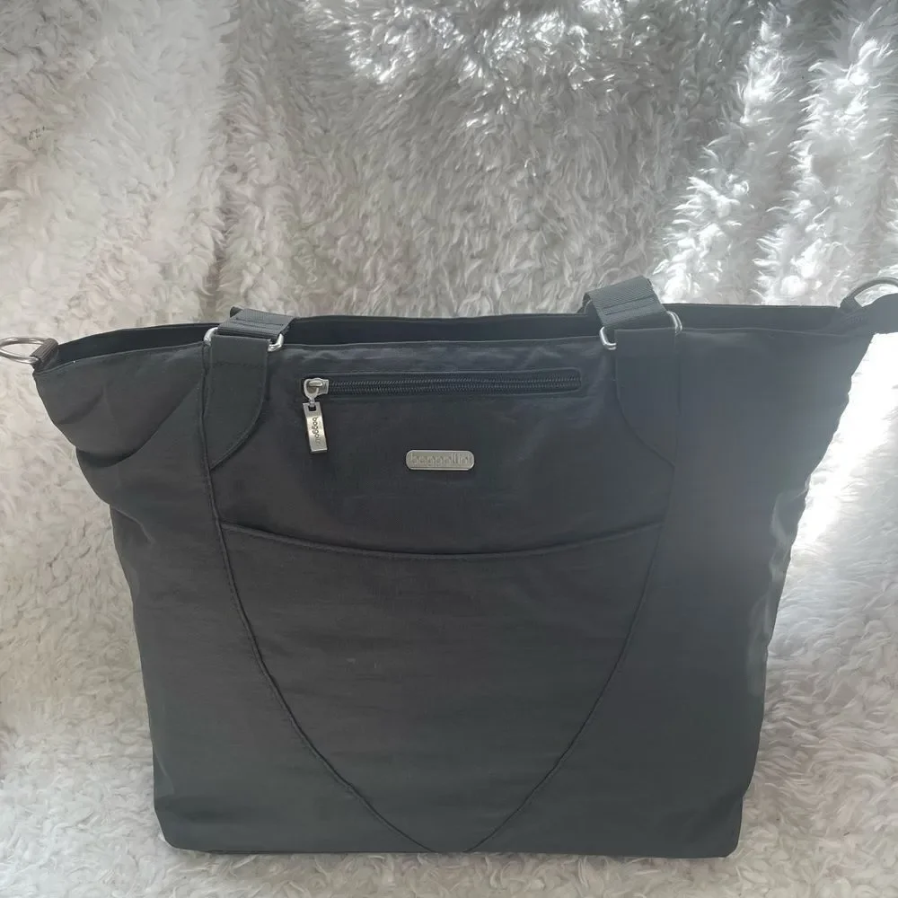 Baggallini avenue nylon